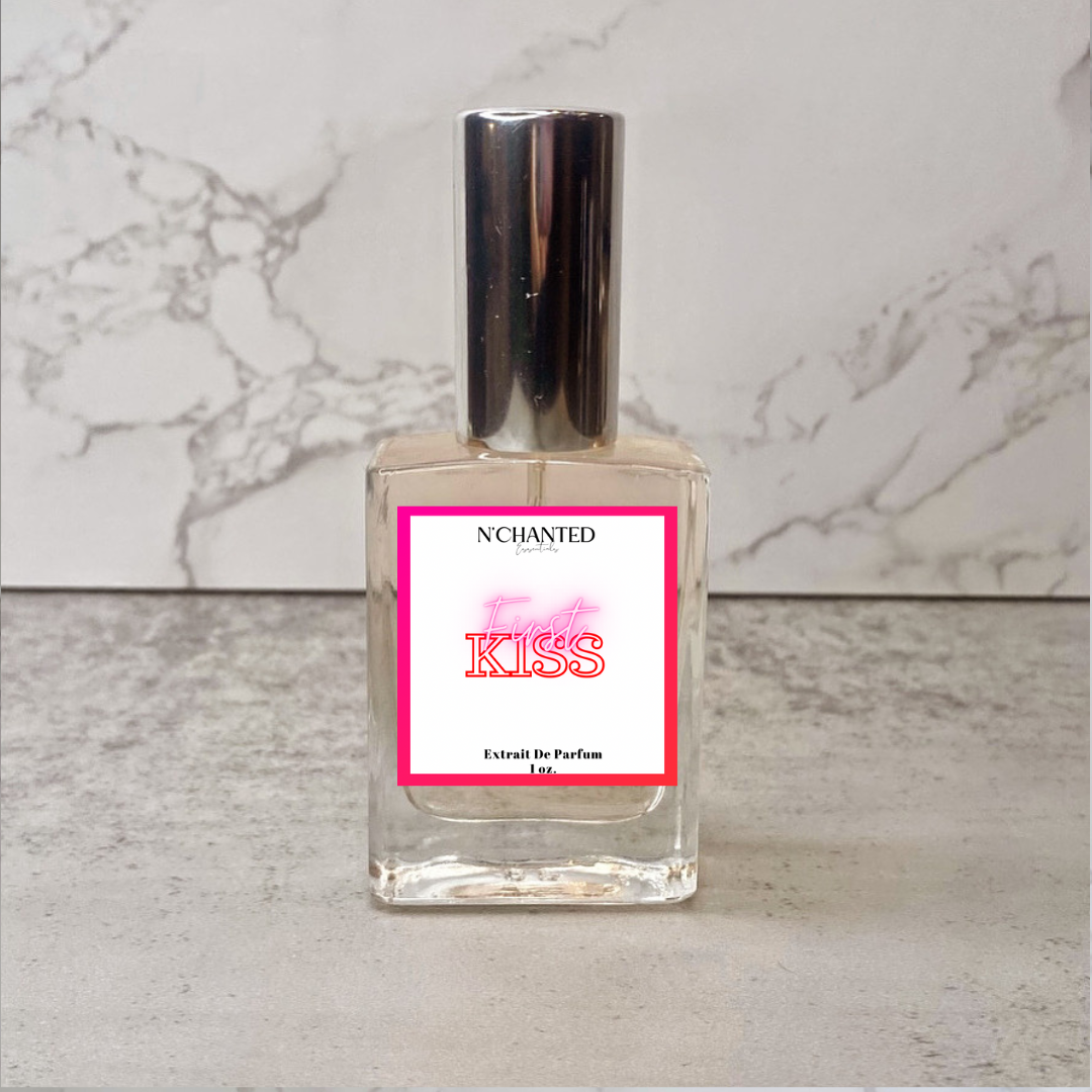 First Kiss inspired By La Vie Est Belle